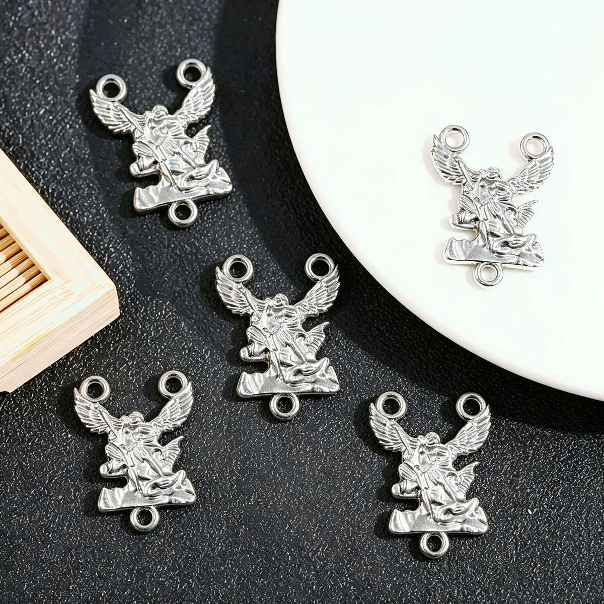 20Pcs St Michael Charms, Silve - Jewelry Making Michaels 评论和价格