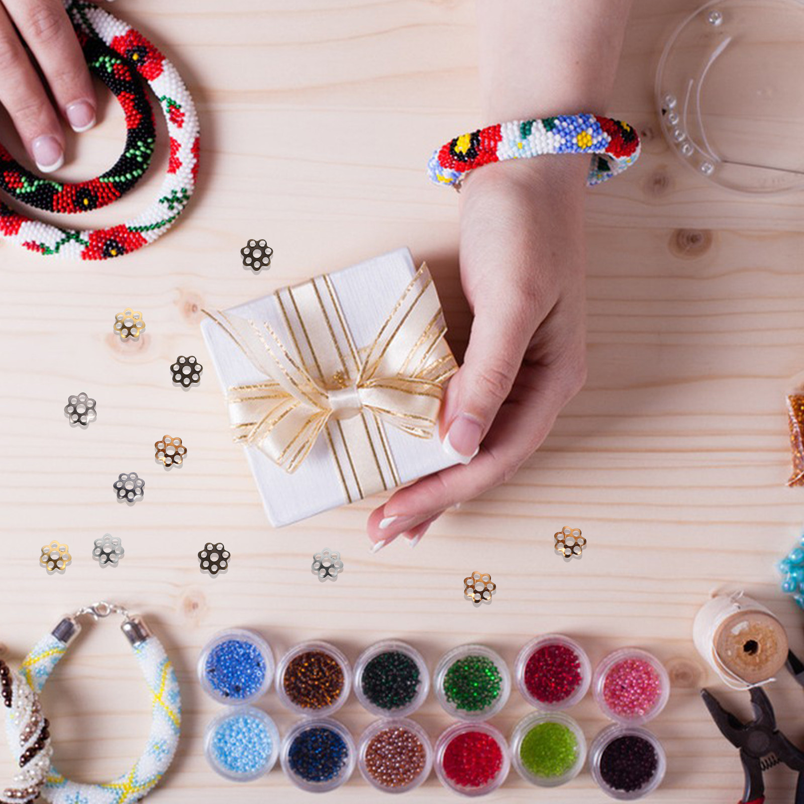 Assorted Color Flower Bead Cap - Jewelry Making Box 评论和价格